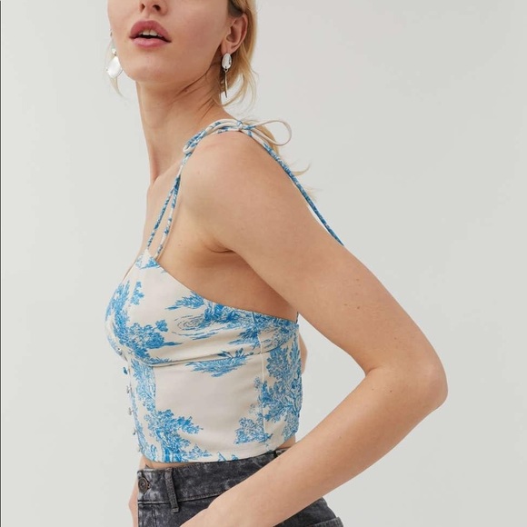 UO Lilly Satin Tie Shoulder Top - Picture 2 of 6